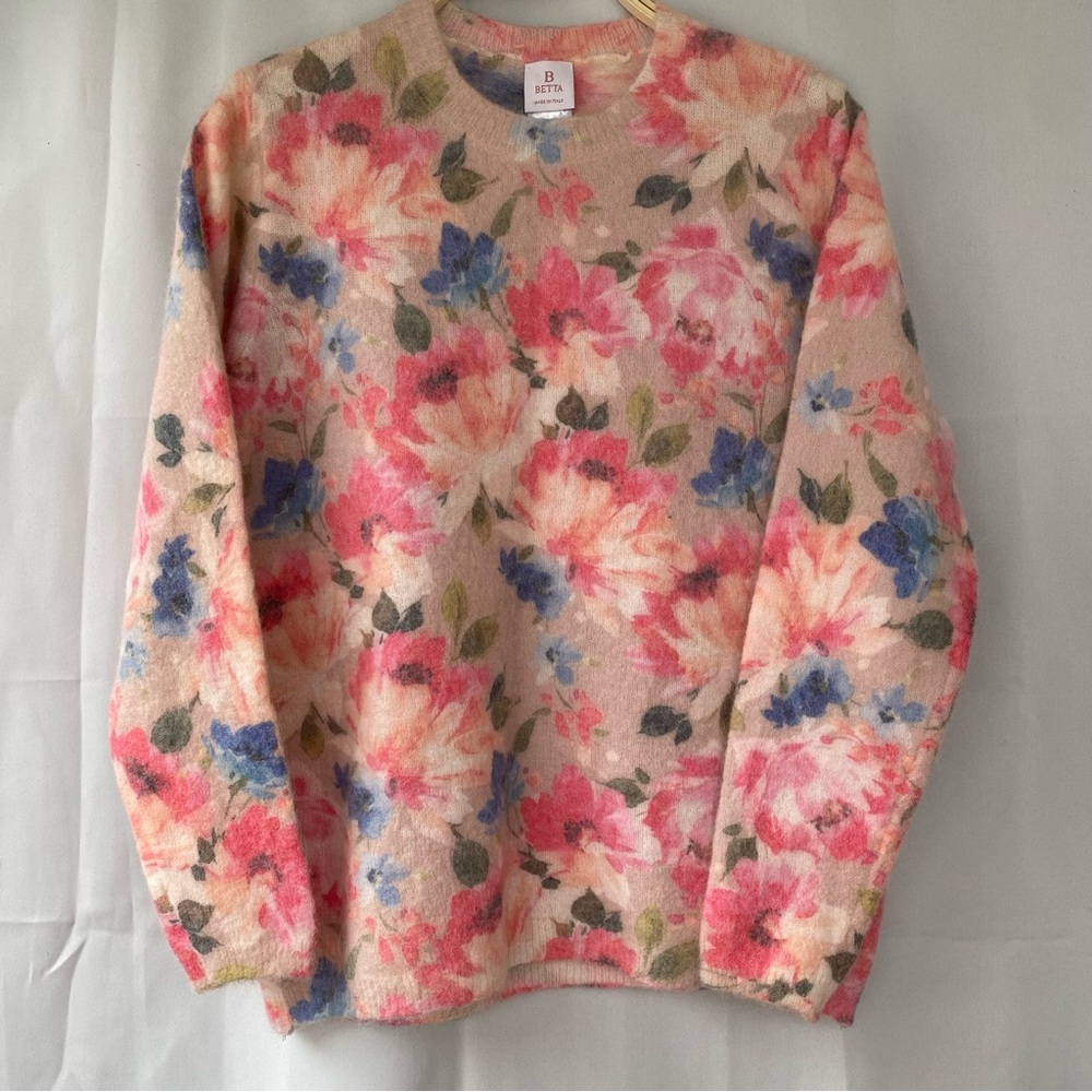 B BETTA NWOT Floral Crewneck Sweater - Pink Multi